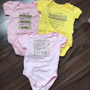 Adorable short-Sleeve body suit bundle!